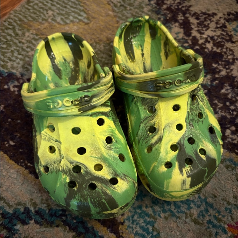 Crocs Kids' Green Camo Clogs